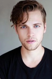 Ảnh diễn viên Alexander Calvert
