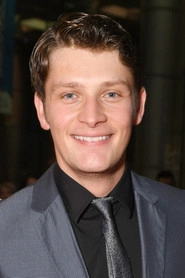 Ảnh diễn viên Brett Dier
