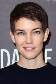 Ảnh diễn viên Celia Rowlson-Hall