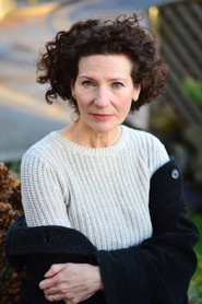 Ảnh diễn viên Holly Hayes