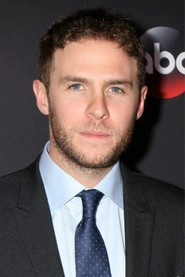 Ảnh diễn viên Iain De Caestecker