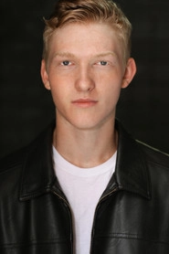 Ảnh diễn viên Iain Tucker