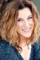 Ảnh diễn viên Leigh Hennessy