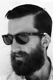 Ảnh diễn viên Tom Banks